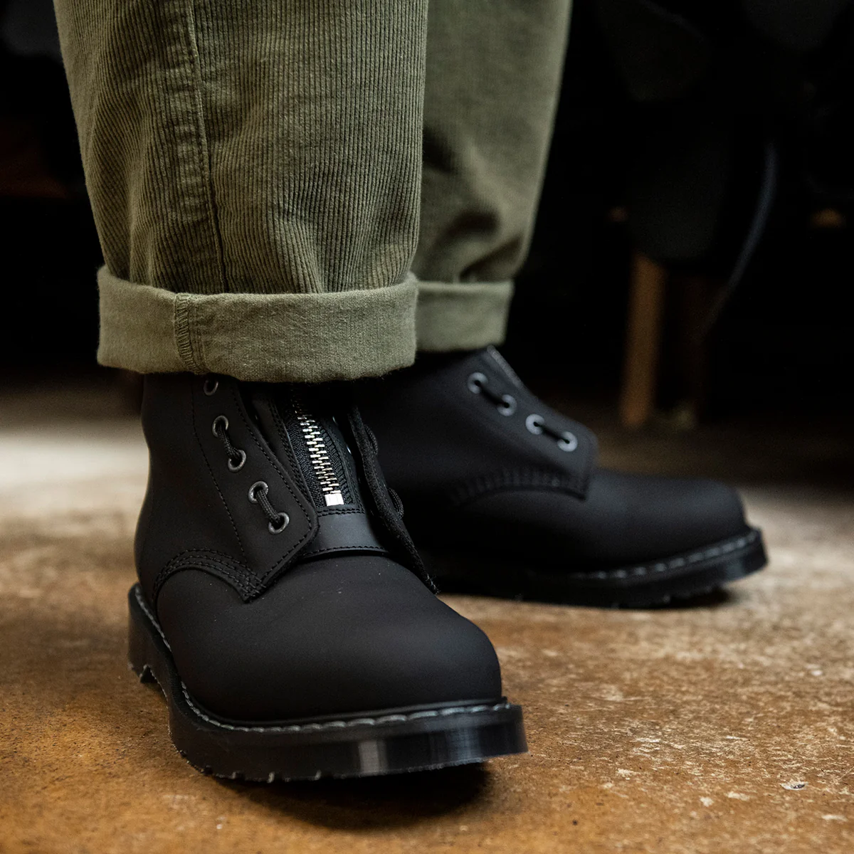 Black Greasy 8 Eye Derby Boot & Zip Guard - Image 4