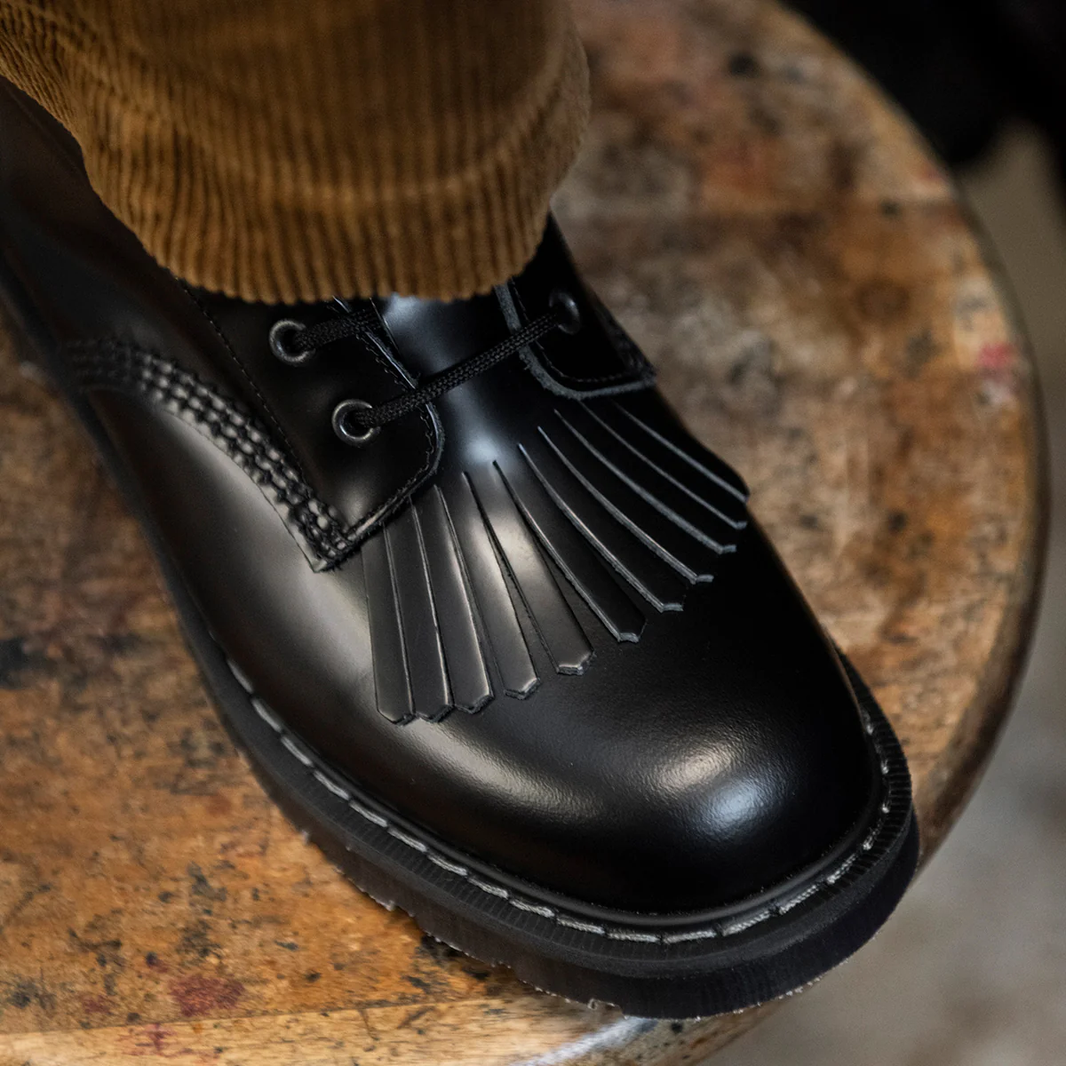 Black Hi-Shine 8 Eye Derby Boot & Boot Kiltie - Image 4