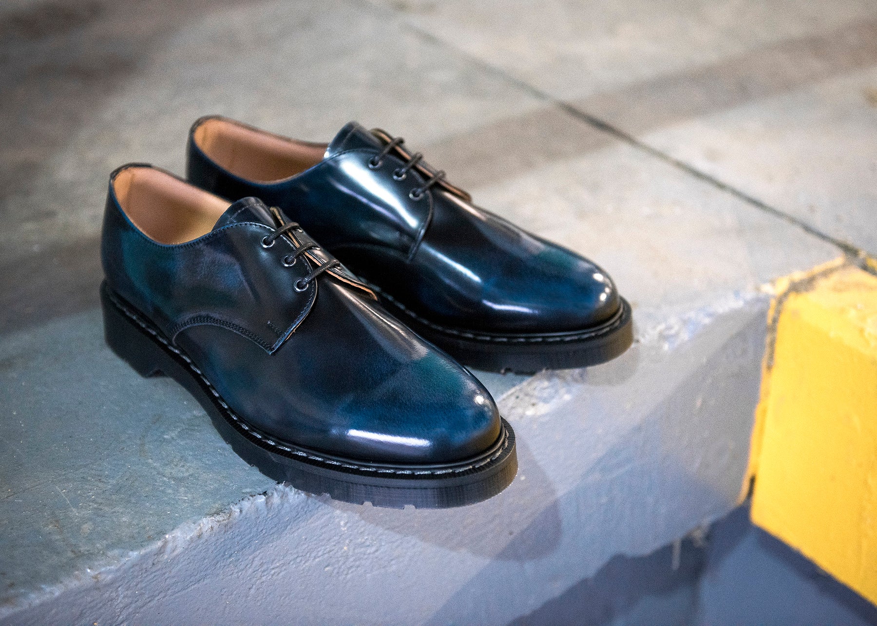 Navy Rub-Off Gibson Shoe - Image 5